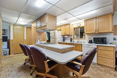 Versatile country property on 2.49 acres surrounded by beautiful - photo 7