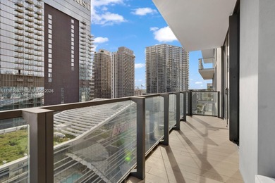 Most desirable 2 bed / 2.5 bath South-East corner unit at Reach