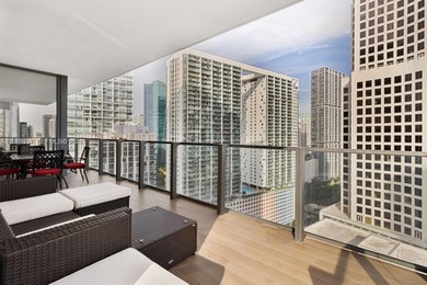 Most desirable 2 bed / 2.5 bath South-East corner unit at Reach