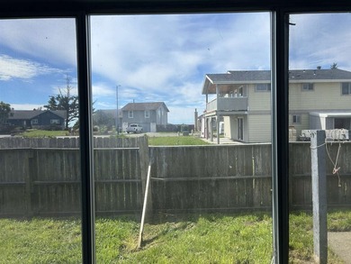 This 4-bedroom, 2-bath home located on a small cul-de-sac offers - photo 3