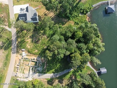One acre waterfront lot in beautiful Sportsman Cove subdivision - photo 11