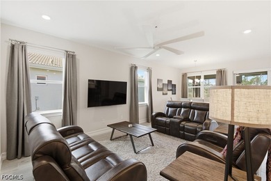 Come enjoy this Clifton model by DR Horton with many upgrades - photo 11