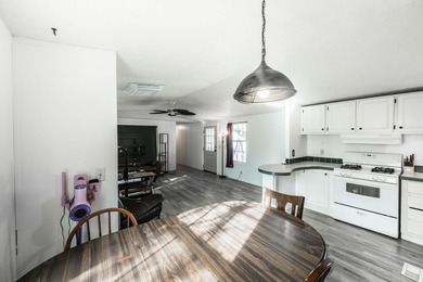 Welcome home to this charming residence located in Midlands - photo 9