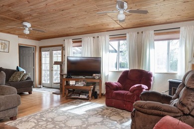 Who's been dreaming of riverfront living? This beautiful - photo 5