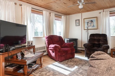 Who's been dreaming of riverfront living? This beautiful - photo 7
