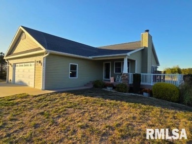 (private lake, pond, creek) Home For Sale in Mt Vernon Illinois