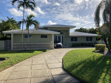 This wonderful single story waterfront home with 80 feet of - photo 2