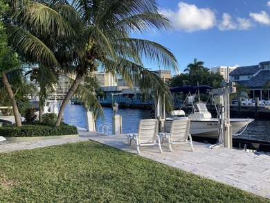 This wonderful single story waterfront home with 80 feet of - photo 4