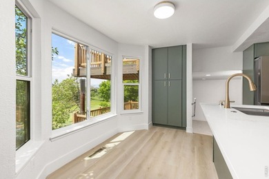 Stunning, completely renovated home located on a quiet - photo 10