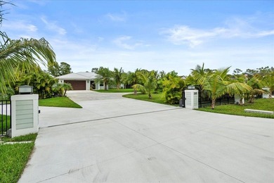 This beautiful home built in 2022 then massively upgraded in - photo 9