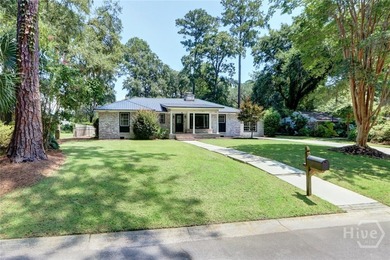 CLASSIC WITH A TWIST IN BEAUTIFUL ISLE OF HOPE! This +/- 2236 s - photo 4