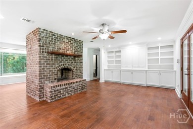 CLASSIC WITH A TWIST IN BEAUTIFUL ISLE OF HOPE! This +/- 2236 s - photo 8