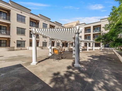 Enjoy the ease of downtown living in this charming 1-bedroom - photo 32