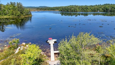 This beautifully maintained 2-bedroom, 2-bath lakefront home - photo 9