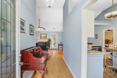 Wonderfully maintained home located on a cul-de-sac close to - photo 3