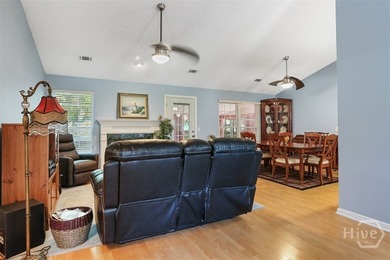 Wonderfully maintained home located on a cul-de-sac close to - photo 5