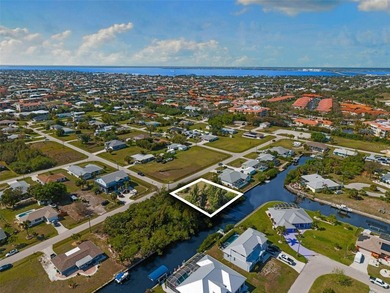FREEDOM & WATERFRONT LIVING - NO DEED RESTRICTIONS! Discover the - photo 3