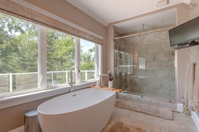 Your own private Lakefront retreat with 8210 sq feet of luxury - photo 28