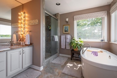 Your own private Lakefront retreat with 8210 sq feet of luxury - photo 32