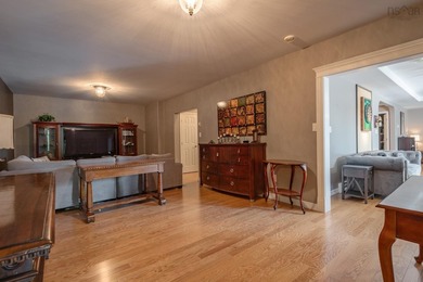 Your own private Lakefront retreat with 8210 sq feet of luxury - photo 36