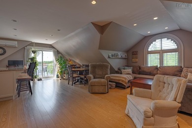 Your own private Lakefront retreat with 8210 sq feet of luxury - photo 45