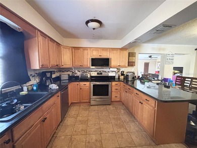 Short Sale. Short Sale. Approved Short Sale. This spacious home - photo 3