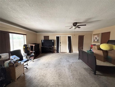 Short Sale. Short Sale. Approved Short Sale. This spacious home - photo 7