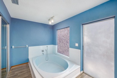 Beautiful three-bedroom, two bath home located in a charming - photo 19