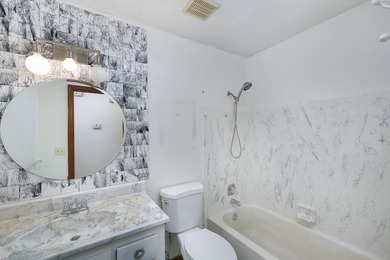 Beautiful three-bedroom, two bath home located in a charming - photo 20