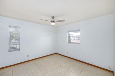 Beautiful three-bedroom, two bath home located in a charming - photo 21