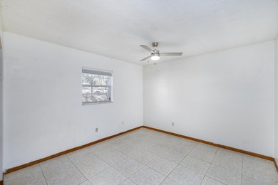 Beautiful three-bedroom, two bath home located in a charming - photo 23