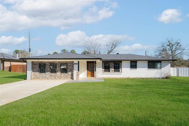 Lake O The Pines Home For Sale in Ore City Texas