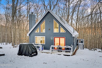 Westcolong Lake Home For Sale in Lackawaxen Pennsylvania