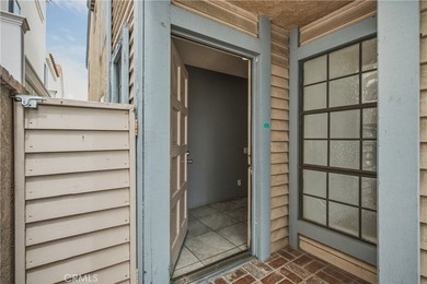Downtown Huntington Beach Fixer Opportunity! Rare opportunity to - photo 8