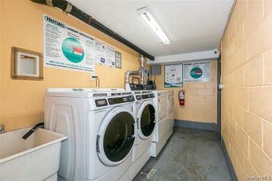 Great Location with Low HOA! Welcome to this beautiful condo in