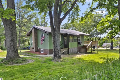 Enjoy beautiful views of Stoneledge Lake from the spacious back - photo 41