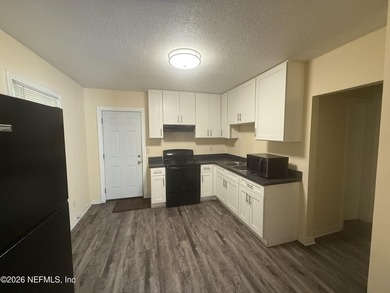 This 2-bedroom, 1-bathroom home is an excellent opportunity for - photo 12