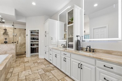 Private Equestrian Estate. A rare opportunity to own a turnkey - photo 14