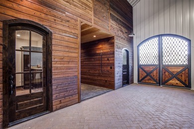 Private Equestrian Estate. A rare opportunity to own a turnkey - photo 20