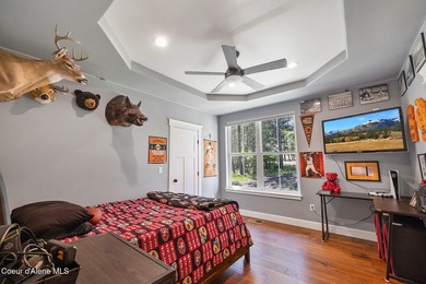 Experience North Idaho luxury with this exquisite, custom-built - photo 25