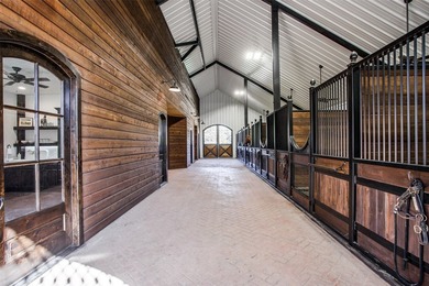 Private Equestrian Estate. A rare opportunity to own a turnkey - photo 27