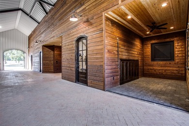 Private Equestrian Estate. A rare opportunity to own a turnkey - photo 29