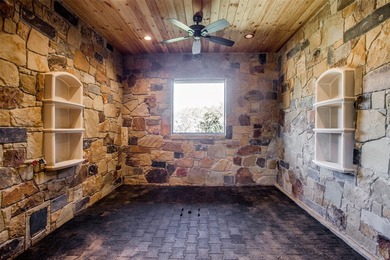 Private Equestrian Estate. A rare opportunity to own a turnkey - photo 30