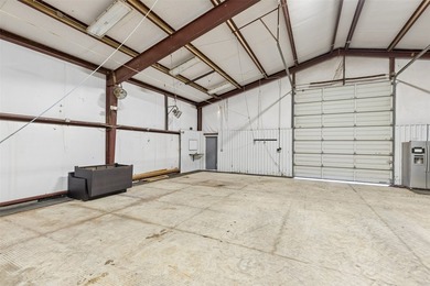 Private Equestrian Estate. A rare opportunity to own a turnkey - photo 32