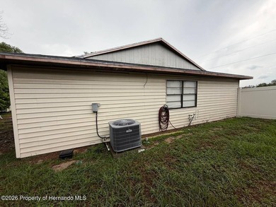 Welcome to this spacious 3-bedroom, 2-bath home featuring a - photo 8