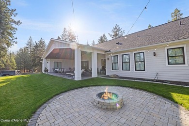 Experience North Idaho luxury with this exquisite, custom-built - photo 41