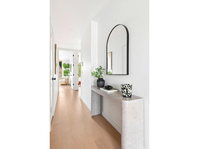 Crowning 19 North Henry Street, a floor-through penthouse duplex - photo 4