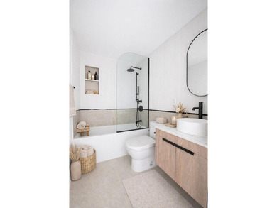 Crowning 19 North Henry Street, a floor-through penthouse duplex - photo 9