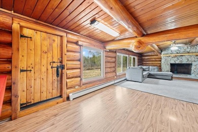 There's a certain kind of Alaska home that just feels right the - photo 3