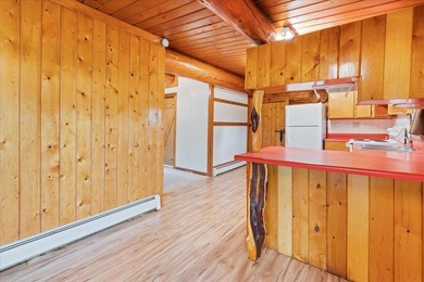 There's a certain kind of Alaska home that just feels right the - photo 8